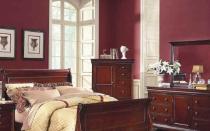 Dekorasi kamar tidur dengan warna merah anggur Kamar tidur dengan wallpaper merah anggur